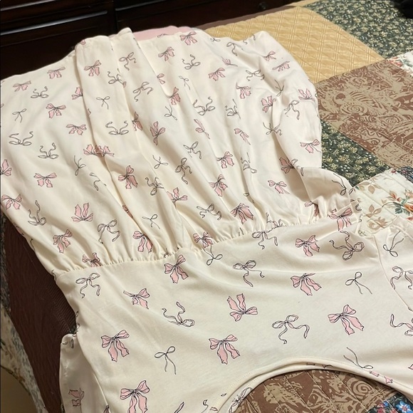 Girl 14-16 plus new legging and matching dress 
Very stylish - Picture 1 of 4